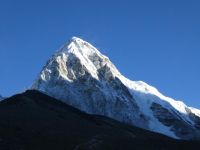 人类首次征服珠穆朗玛峰