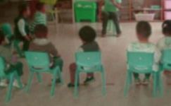 幼儿园小班社会教案：我会搬椅子 小班社会教案