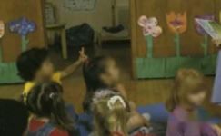 幼儿园小班社会优秀教案《会跳舞的小脚》含反思
